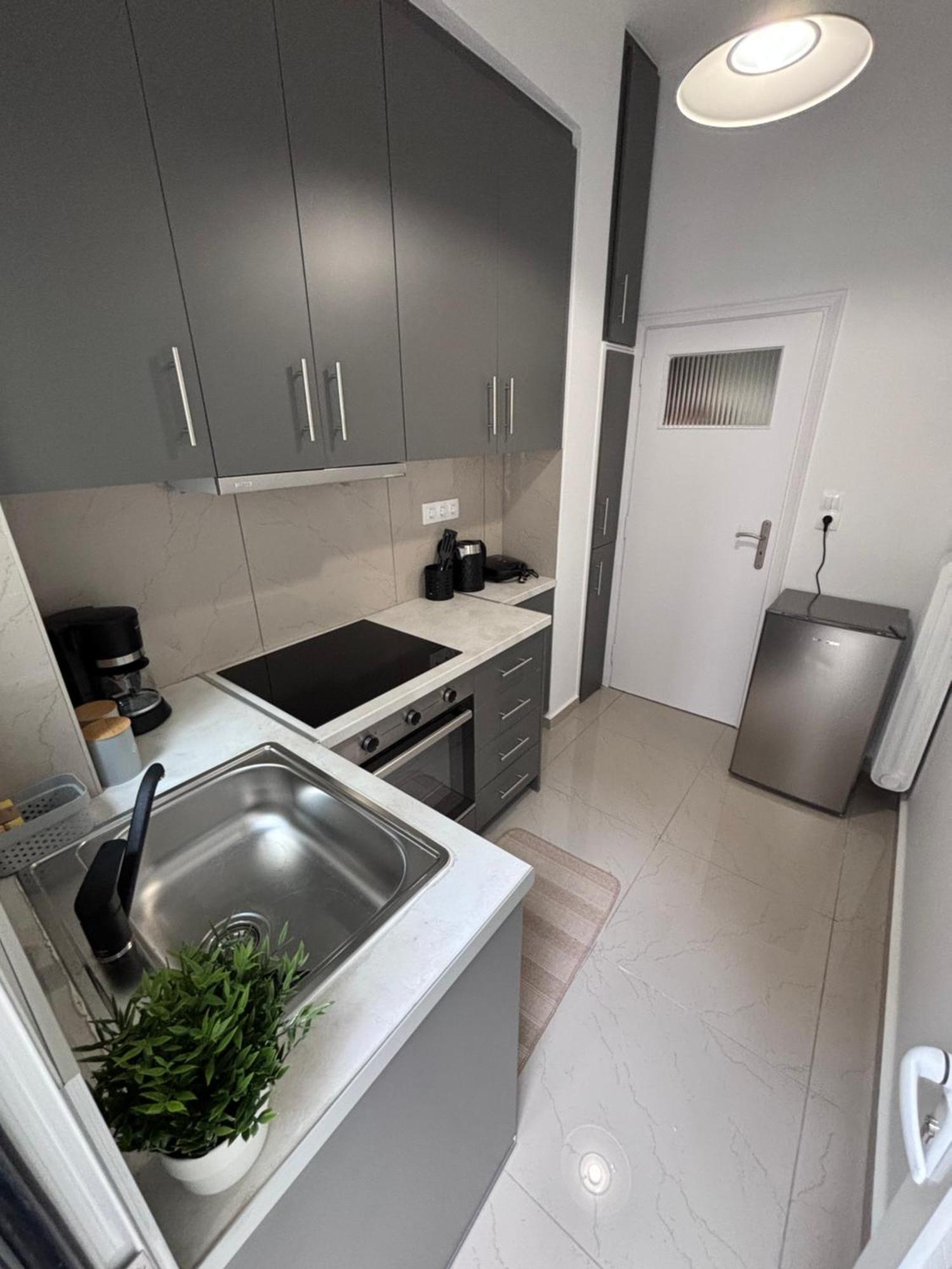 Cozy Apartment In The Heart Of Athena Bagian luar foto