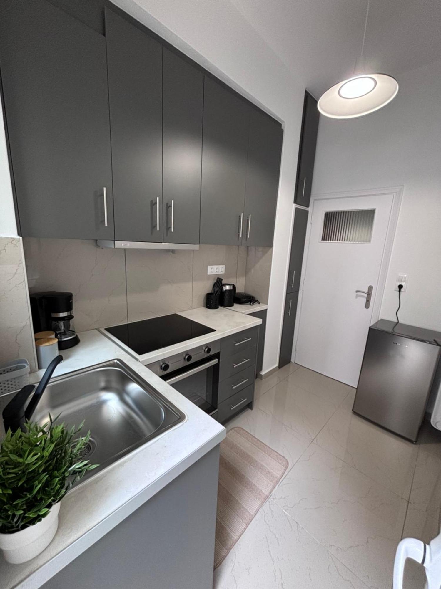 Cozy Apartment In The Heart Of Athena Bagian luar foto